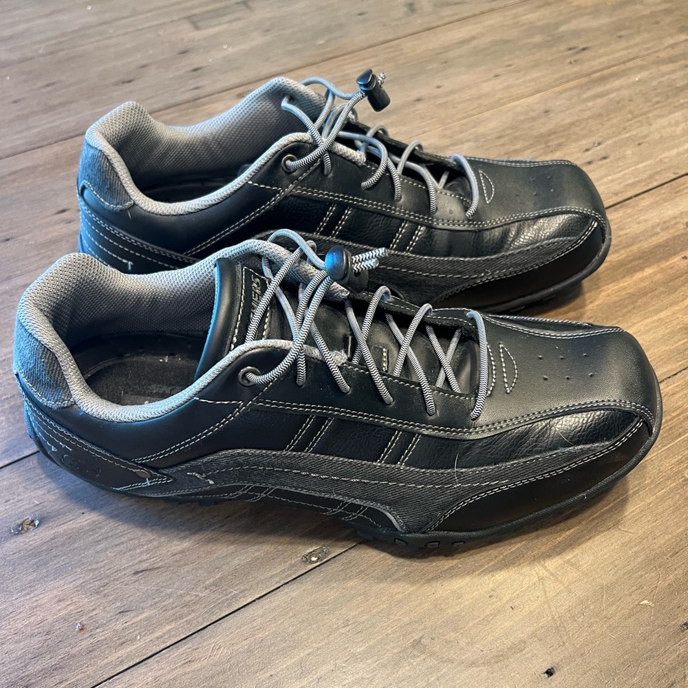 Sketchers Classic Air Memory Foam - image 5